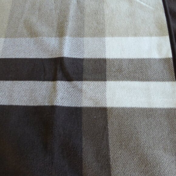 NEW WOMENS REVERSIBLE FASHION WINTER WRAP WOOLRICH BRAND BROWN & PLAID (ONE SIZE - Picture 6 of 10